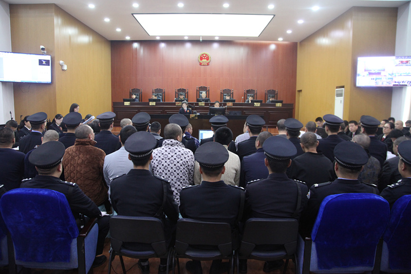 庭审现场_副本.jpg 庭审现场_副本.jpg