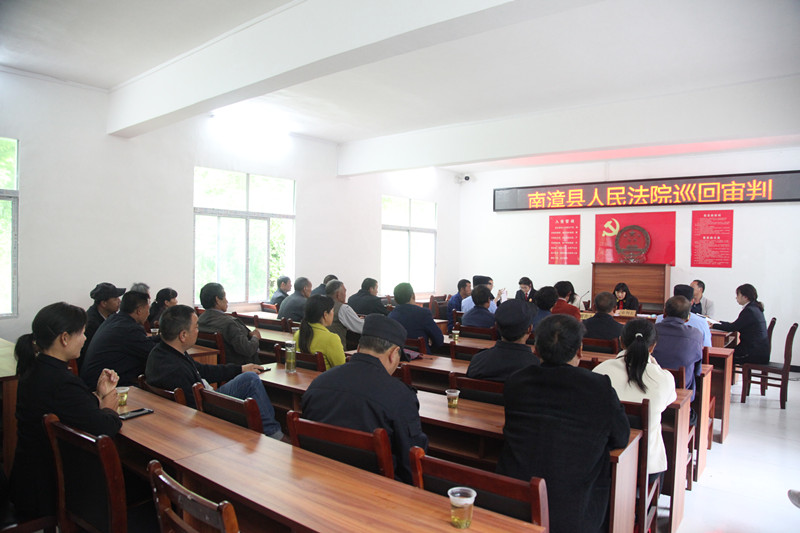 图①：巡回审理现场_副本.jpg