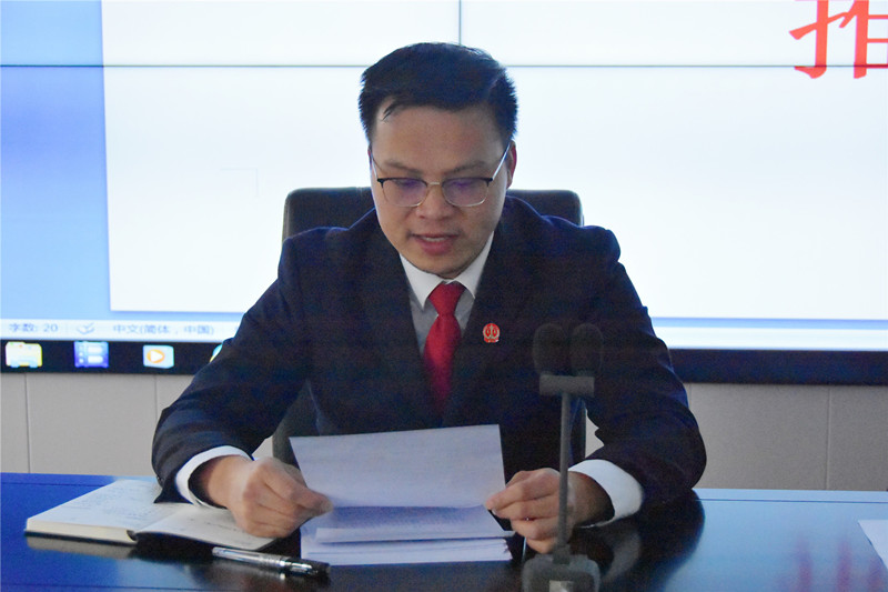 杨毅_副本.jpg